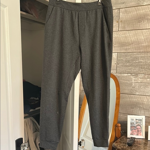 Lululemon Athletica Gray Sweatpants for Ultimate Comfort - Picture 1 of 4